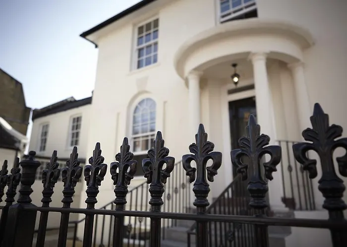 Park Villa Boutique Hostel London